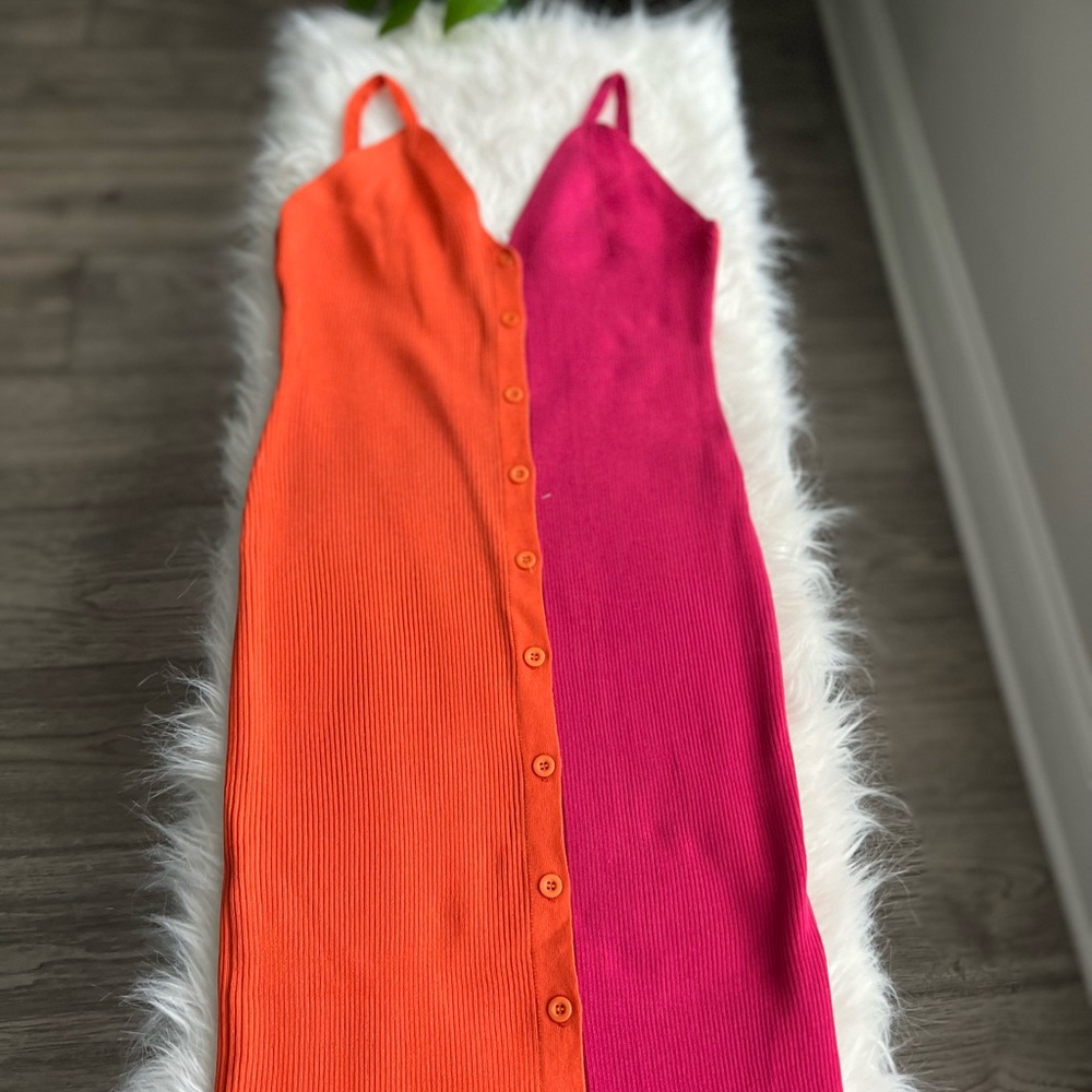 MICAS V-Neck Ribbed Buttons Down Midi Dress